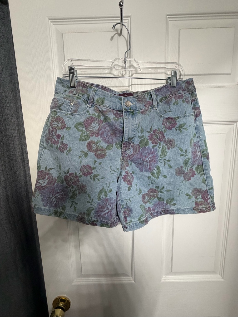 Gloria Vanderbilt Light Blue Denim Shorts with Lavender Floral Print